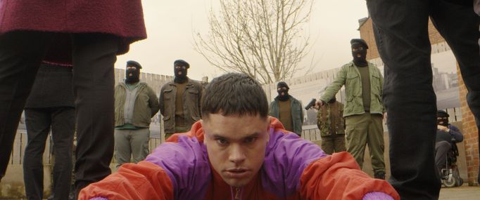 Fotografie z filmu Kneecap.