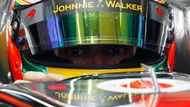 Detail Lewise Hamiltona z McLarenu.