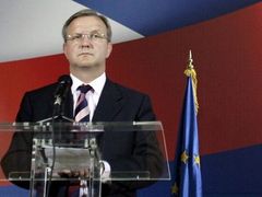 Evropský komisař pro rozšiřovní Olli Rehn věří v mír.