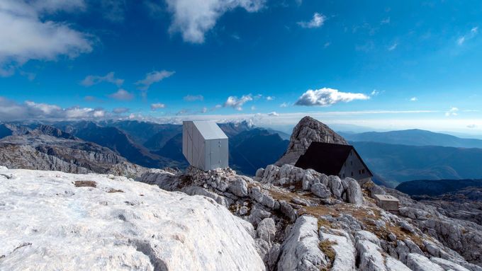 Slovinský architekt staví domy na vrcholech hor. Testuje tak i odolnost materiálů