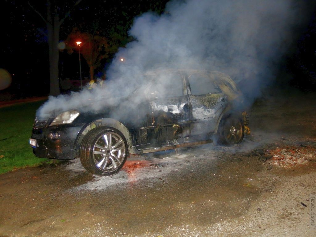 Mercedes v plamenech