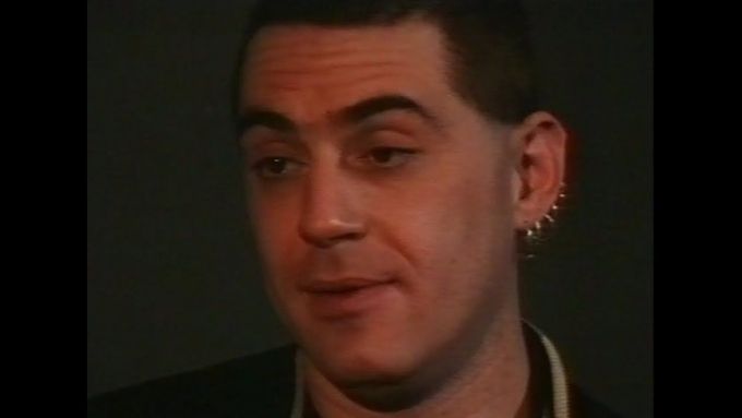 Hraný dokument nazvaný "26" Rozhovor Daniela Gébová - Amrit Sen - Vojta Šmíd natočila na FAMU roku 1995 dokumentaristka Daniela Gébová.