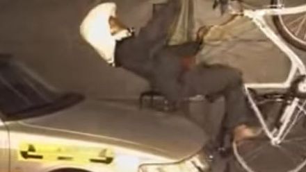 Airbag nahrazuje při jízdě na kole přilbu. Vědci zkoušeli, co je bezpečnější