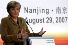 Dbejte na lidská práva, nabádala Merkelová Číňany