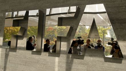FIFA se z korupce otřepe, nepoloží ji to, říká novinář