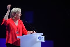 Francie je jako řízená autopilotem, hřímá Le Penová. Pokud frexit neprojde, odejdu, slibuje
