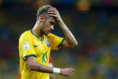 Frajer Neymar brečí jak baba, líný Fred jen stojí. Není sám