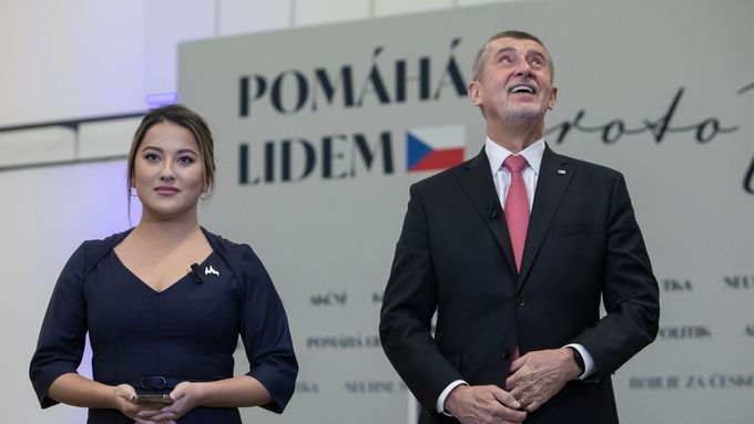 Prezidentský kandidát Andrej Babiš během svého vystoupení v pražském volebním štábu. 14. 1. 2023