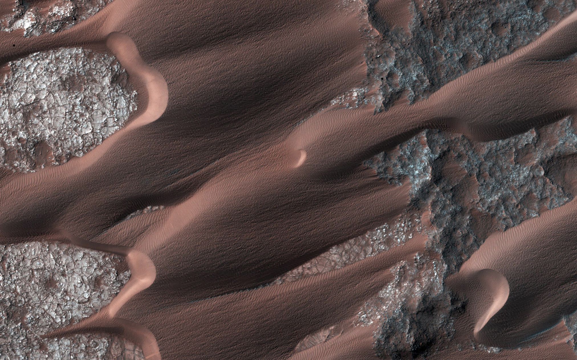 Fotogalerie / Fascinující pohledy na povrch Marsu / Reuters / NASA / 37