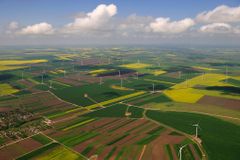 ČEZ v Rumunsku zprovoznil největší větrnou farmu