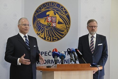 Premiér Petr Fiala a ředitel BIS Michal Koudelka