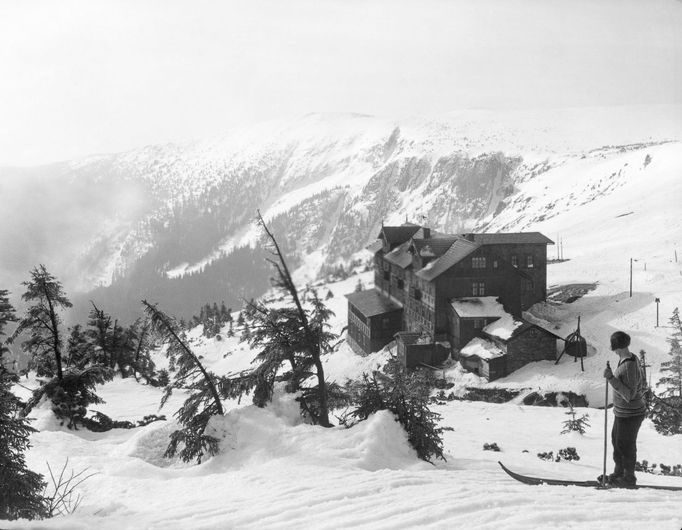 Labská bouda v Krkonoších. Rok 1936