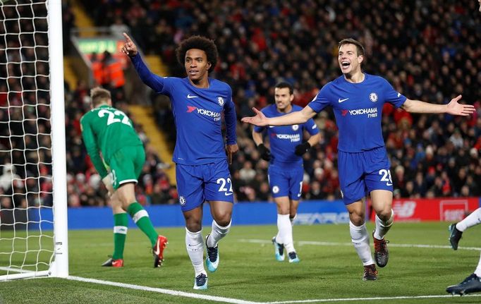 Willian slaví branku v utkání Liverpool vs. Chelsea