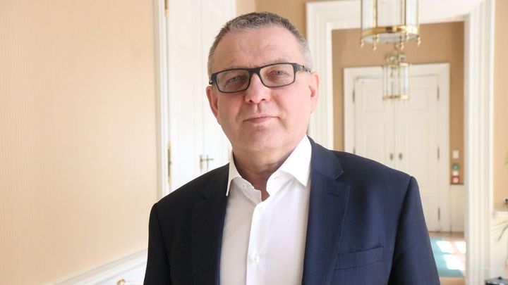 Teď Babiš dělá politiku ČSSD, zítra se otočí k pravici a ta je rizikem, míní Zaorálek; Zdroj foto: Radek Bartoníček