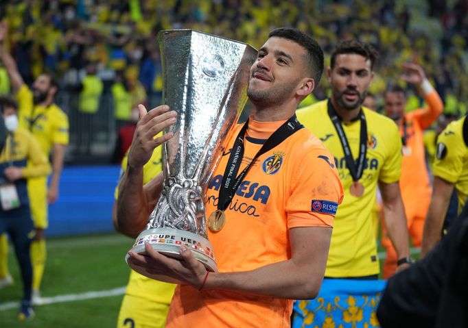 Soccer Football - Europa League Final - Villarreal v Manchester United - Polsat Plus Arena Gdansk, Gdansk, Poland - May 26, 2021 Villarreal's Geronimo Rulli celebrates wi