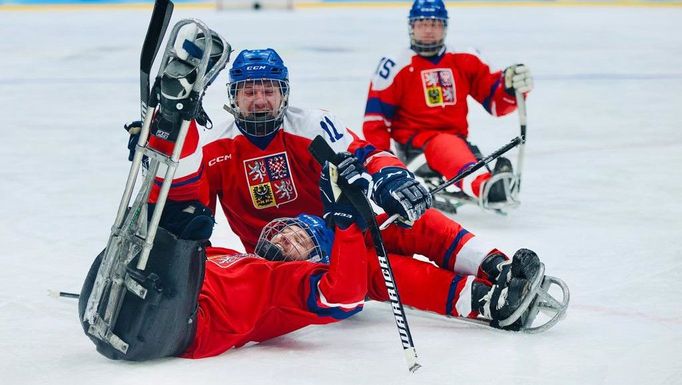 Čeští parahokejisté slaví triumf nad Itálií na hrách v Pekingu 2022