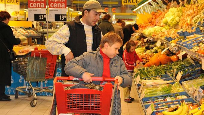Menší supermarkety využívá k hlavním nákupům potravin jen 15 procent českých domácností. Ilustrační foto.