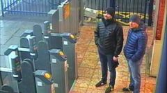 Snímky dvou Rusů ze 3. března v Salisbury.