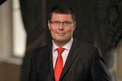 Někteří lidé nefungují, tempo práce mě děsí, říká Zaorálek. Skončí náměstek i mluvčí