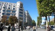 Avenue des Champs-Élysées, Paříž (3. místo) 
Nejvýznamnější zvýšení v první desítce žebříčku "Hlavní nákupní ulice světa" zaznamenala pařížská Avenue des Champs-Élysées s nájemným ve výši 9573 eur za metr čtvereční ročně.