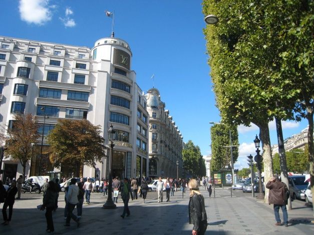 Paříž Av. des Champs-Élysées