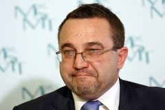 Exministr Dobeš rezignoval na post předsedy svého hnutí