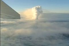 Video: Výbuch sopky na Aljašce