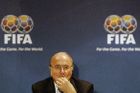Blatter podpořil Ronalda: Není otrok, ať jde do Realu