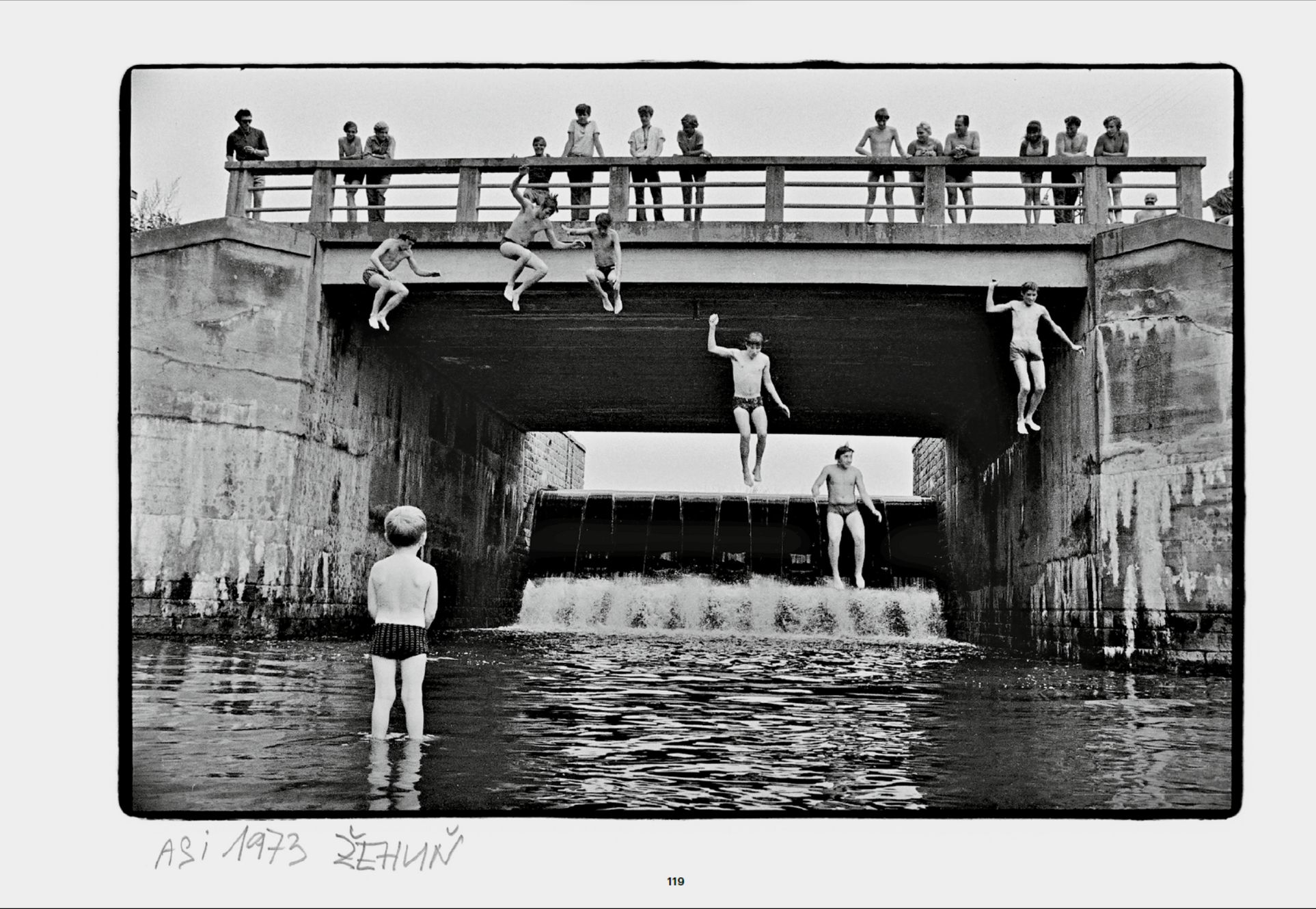 Bohdan Holomíček, fotograf, kniha, Album 1958–1977, Foto, Magazín