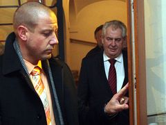 Miloš Zeman ve své kanceláři v Loretánské ulici.