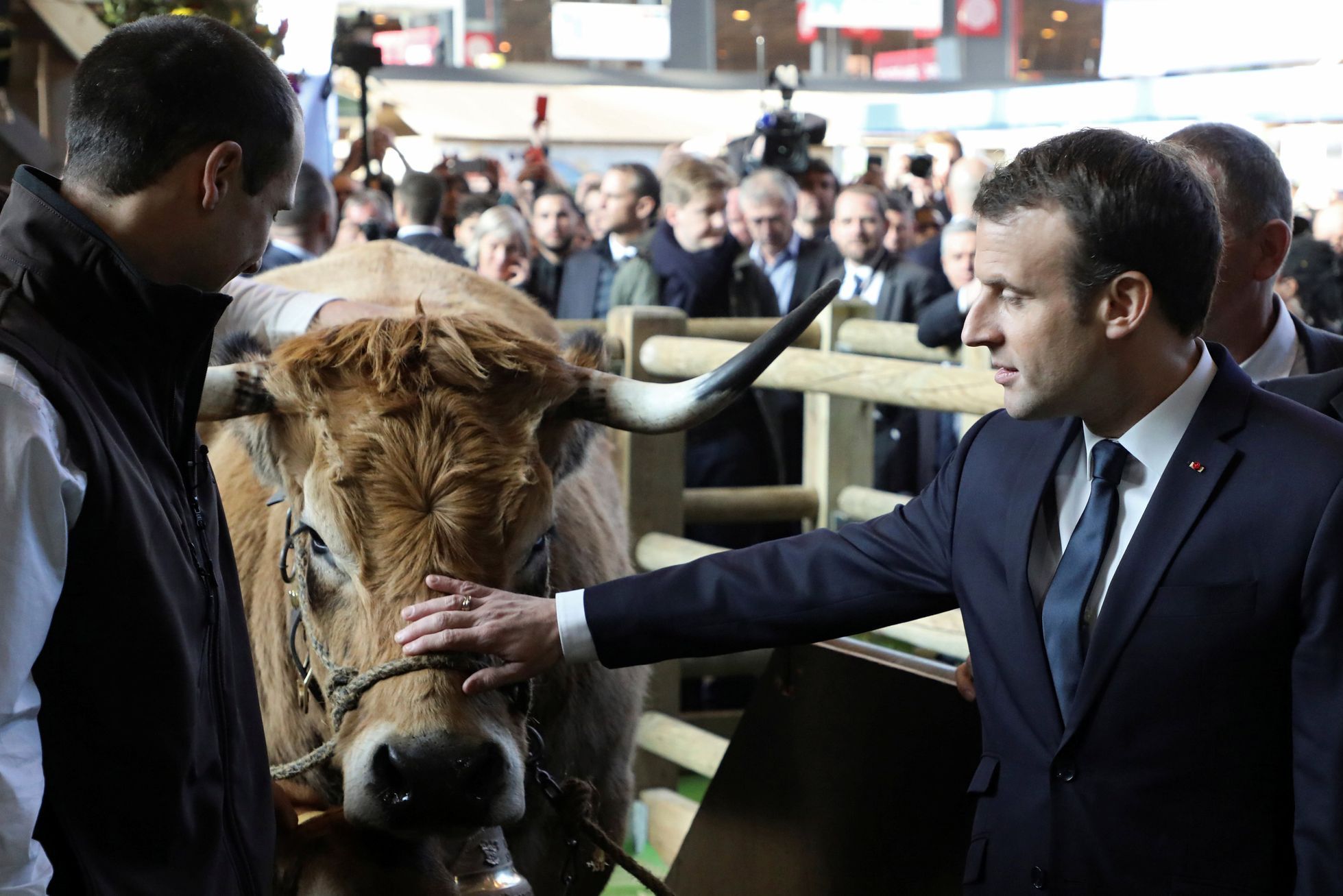 Emmanuel Macron na zemědělské výstavě.