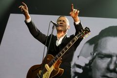Deska plná vděku a povzbudivých písní. Bryan Adams ji přiveze do Prahy
