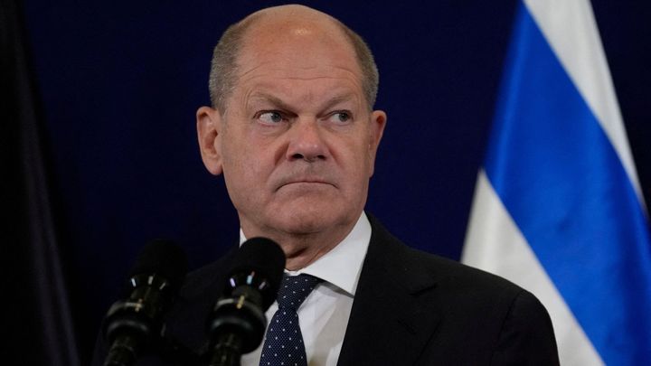 Scholzův debakl a Ficova prohra. Evropa se odkloní od klimatu, krajní pravice roste