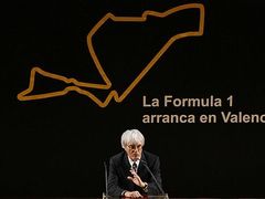 Boss formule 1 Bernie Ecclestone oznamuje zařazení velké ceny ve Valencii do kalendáře seriálu od roku 2008.