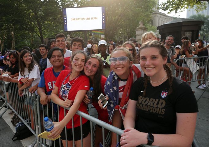 Průvod v New Yorku na počest amerických fotbalistek.