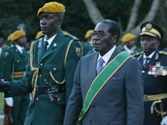 Robert Mugabe na své inauguraci. V Zimbabwe je u moci od roku 1980