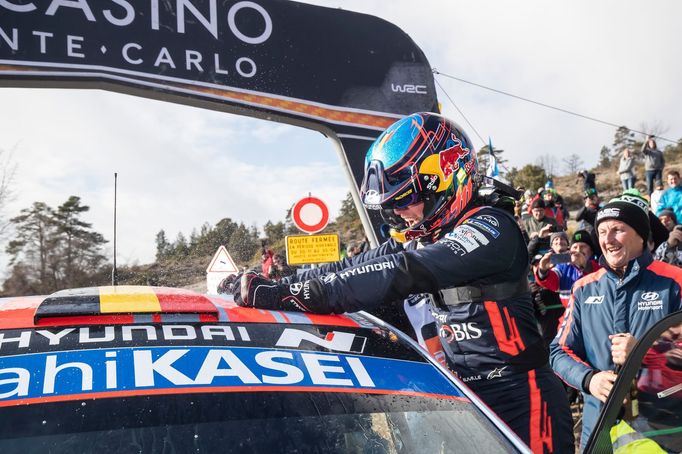 Thierry Neuville z týmu Hyundai slaví vítězství v Rallye Monte Carlo 2020