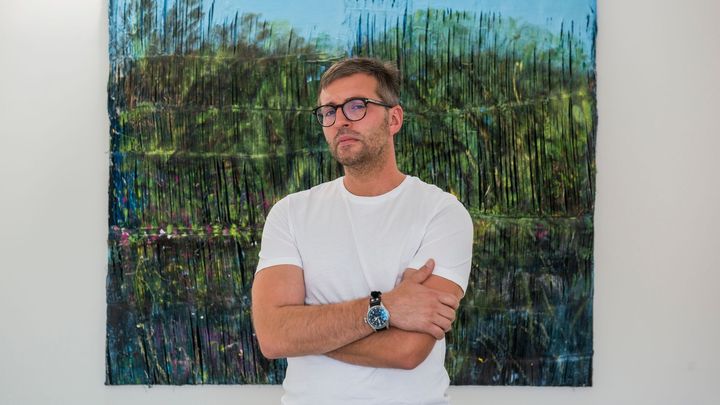 Galerista mocných uvízl v nové kauze, klienta měl připravit o díla Alfonse Muchy