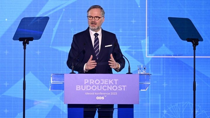 Vláda už má teď větší přínos, než měly předchozí dvě, prohlásil Fiala na sjezdu ODS