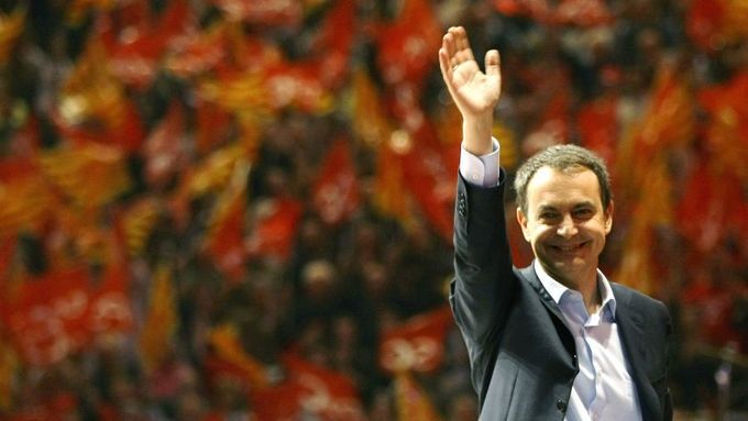Zvítězí? José Luis Zapatero na předvolebním shromáždění v Barceloně