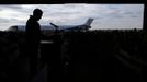 Republican presidential nominee Mitt Romney pauses while speaking at a campaign rally in Dubuque, Iowa November 3, 2012. REUTERS/Brian Snyder (UNITED STATES - Tags: POLITICS ELECTIONS USA PRESIDENTIAL ELECTION TPX IMAGES OF THE DAY) Published: Lis. 3, 2012, 8:33 odp.