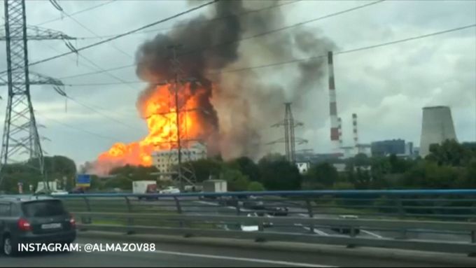 Dramatické záběry hořící elektrárny v Mytšči u Moskvy