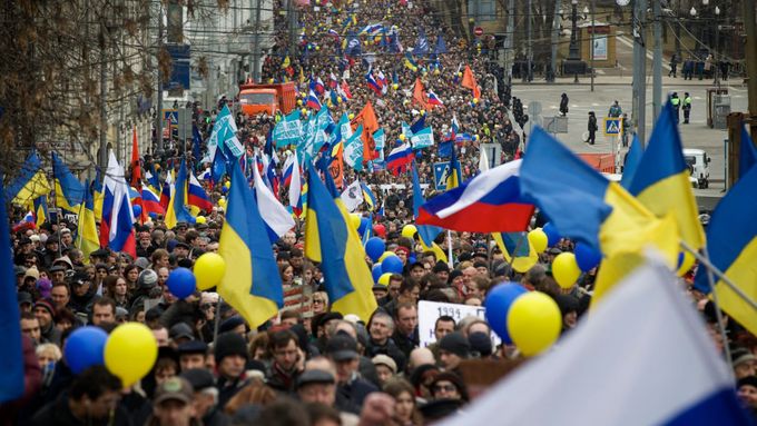 Poslední masová demonstrace proti Putinovi se konala v Moskvě 15. března 2014.