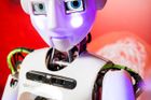 Roboti v Česku zruší 400 tisíc míst. O práci se ale bát nemusíte, ukazuje ministerská studie