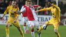 Fotbal, Gambrinus liga, Slavia - Dukla: Ondřej Petrák (14) - Vojtěch Přeučil (7) a Luboš Kalouda (27)