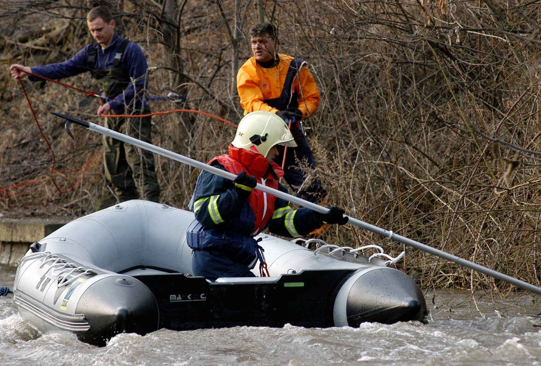 Voda řeka policie hasiči pátrání utonulý