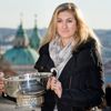 Focení s trofejí Fed Cupu 2015: Denisa Allertová