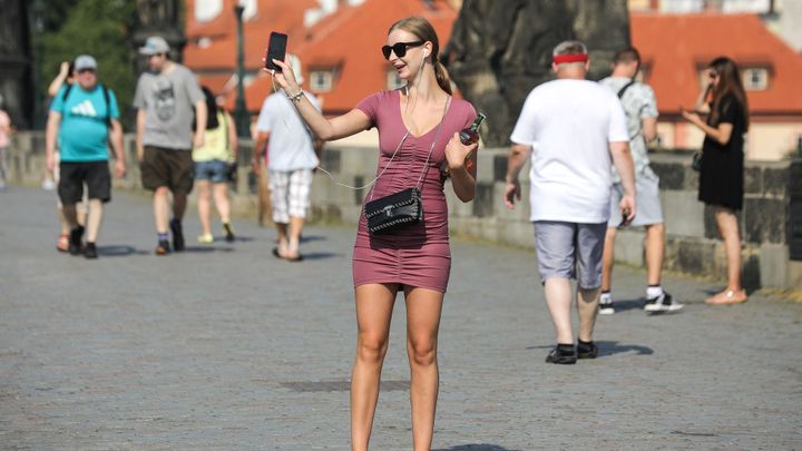 Zahraniční turisté se do Česka vrací jen pomalu. Pro Číňany "přestalo existovat"; Zdroj foto: Jakub Plíhal