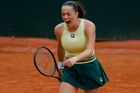 Nejmladší v historii. Humbuk kolem dravé Češky sílí, navzdory wimbledonské tragédii
