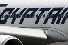 Únosce s pásem výbušnin se zmocnil airbusu s 62 lidmi, piloty donutil přistát na Kypru